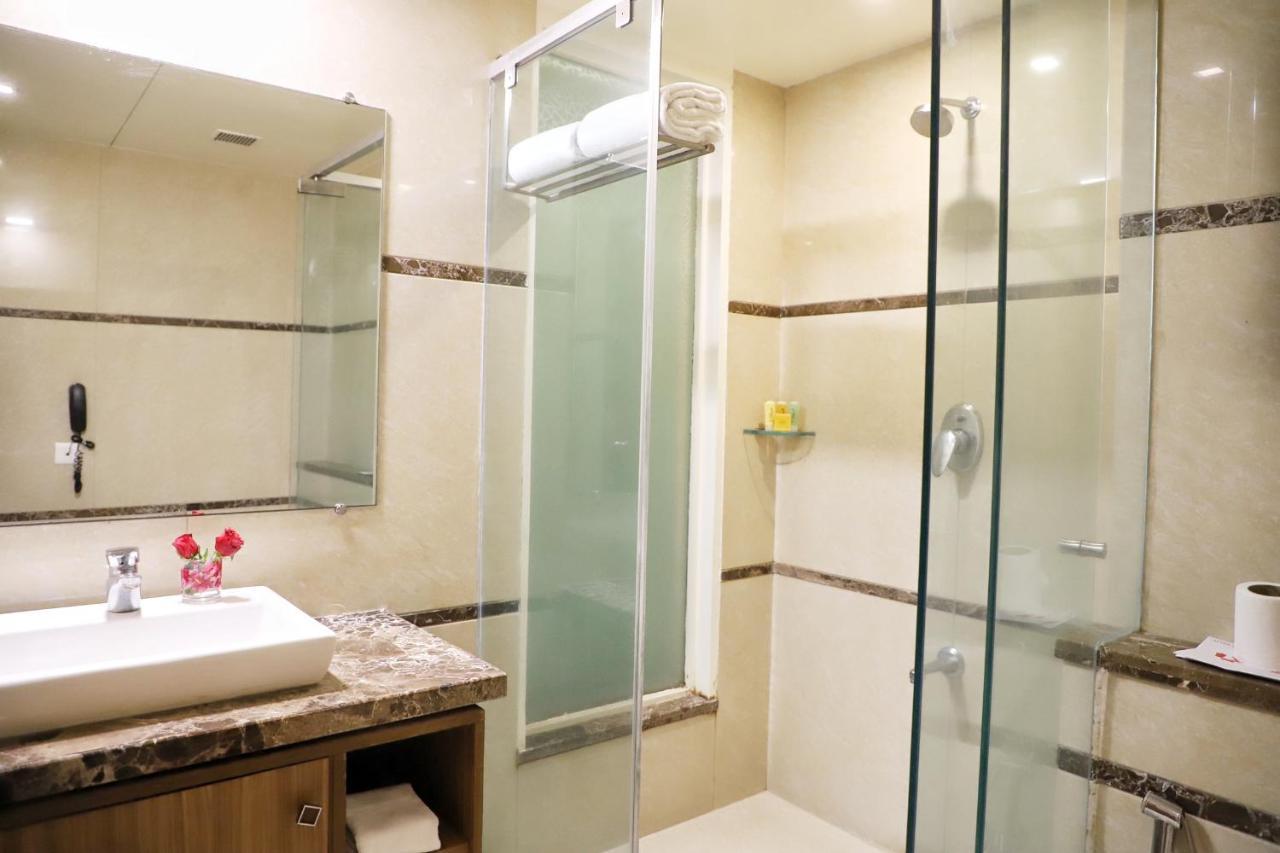 Boulevard 9 Luxury Resort&Spa Nadiād Extérieur photo