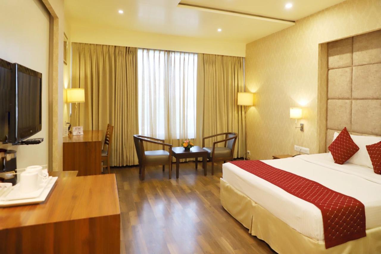 Boulevard 9 Luxury Resort&Spa Nadiād Extérieur photo