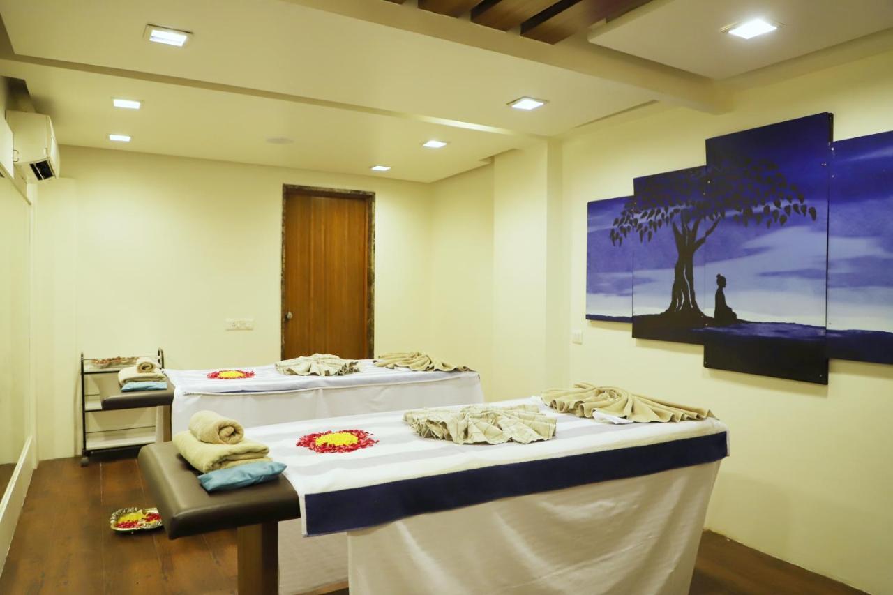 Boulevard 9 Luxury Resort&Spa Nadiād Extérieur photo