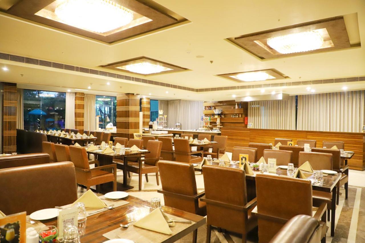 Boulevard 9 Luxury Resort&Spa Nadiād Extérieur photo
