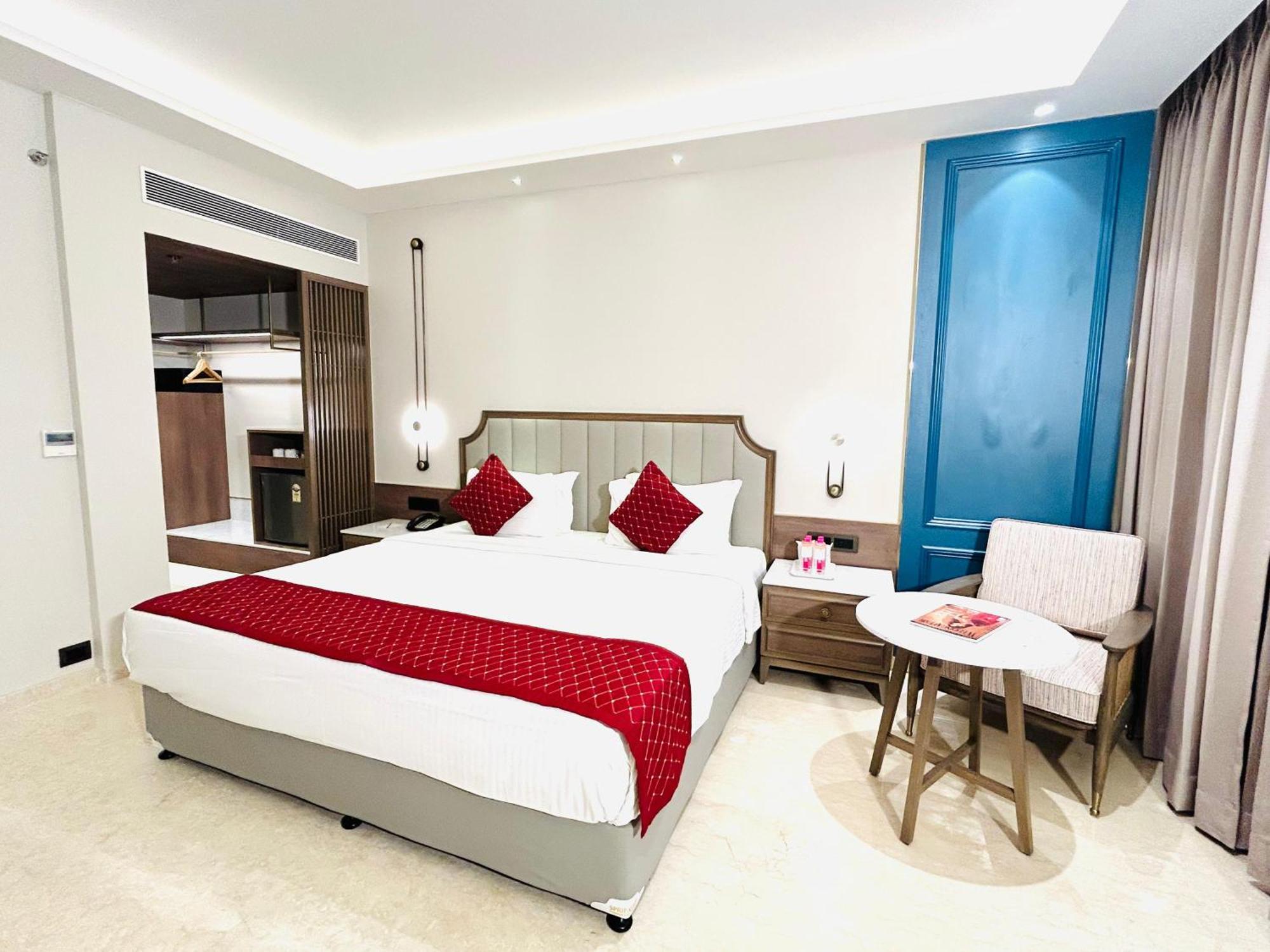 Boulevard 9 Luxury Resort&Spa Nadiād Extérieur photo