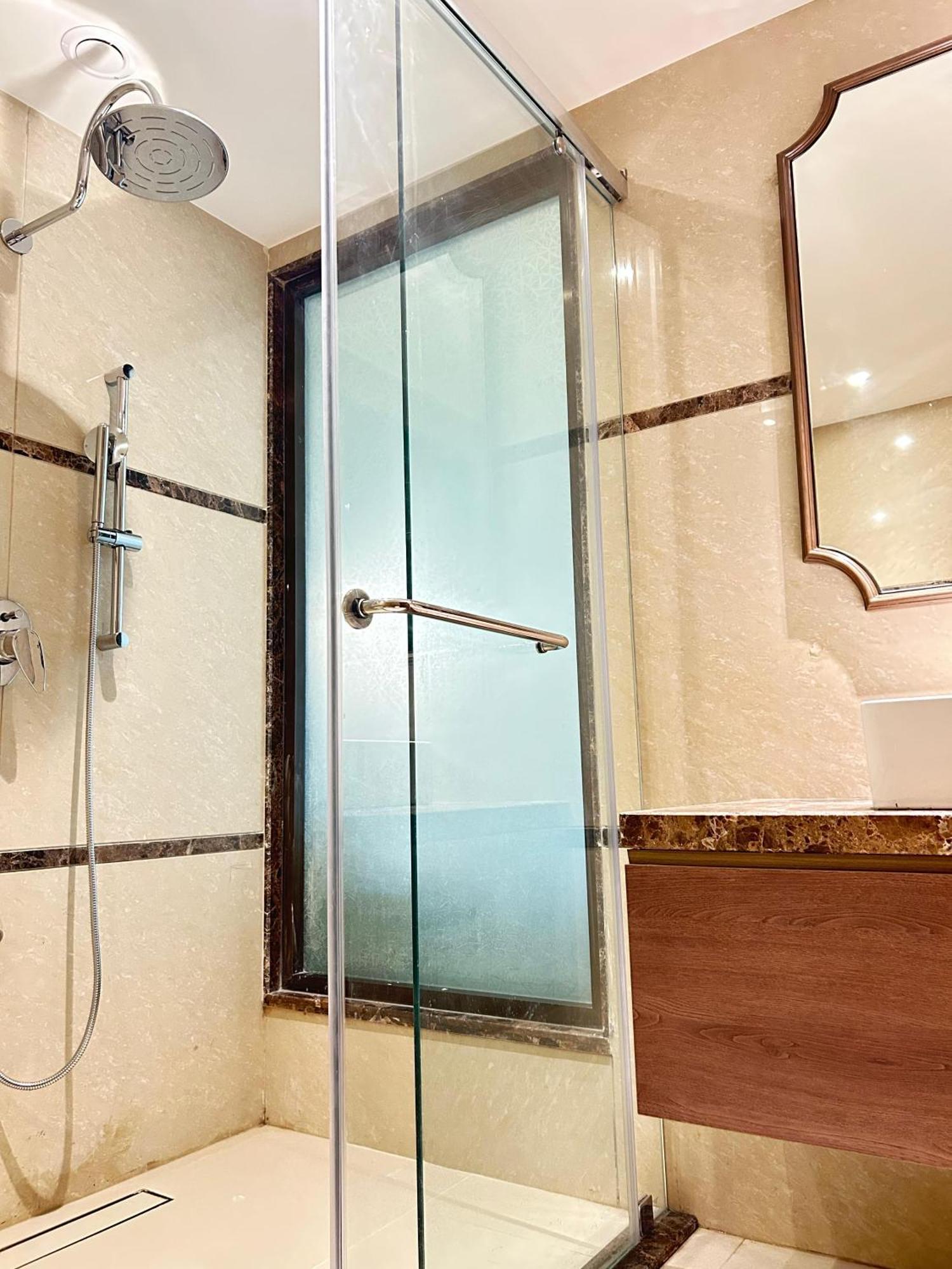 Boulevard 9 Luxury Resort&Spa Nadiād Extérieur photo