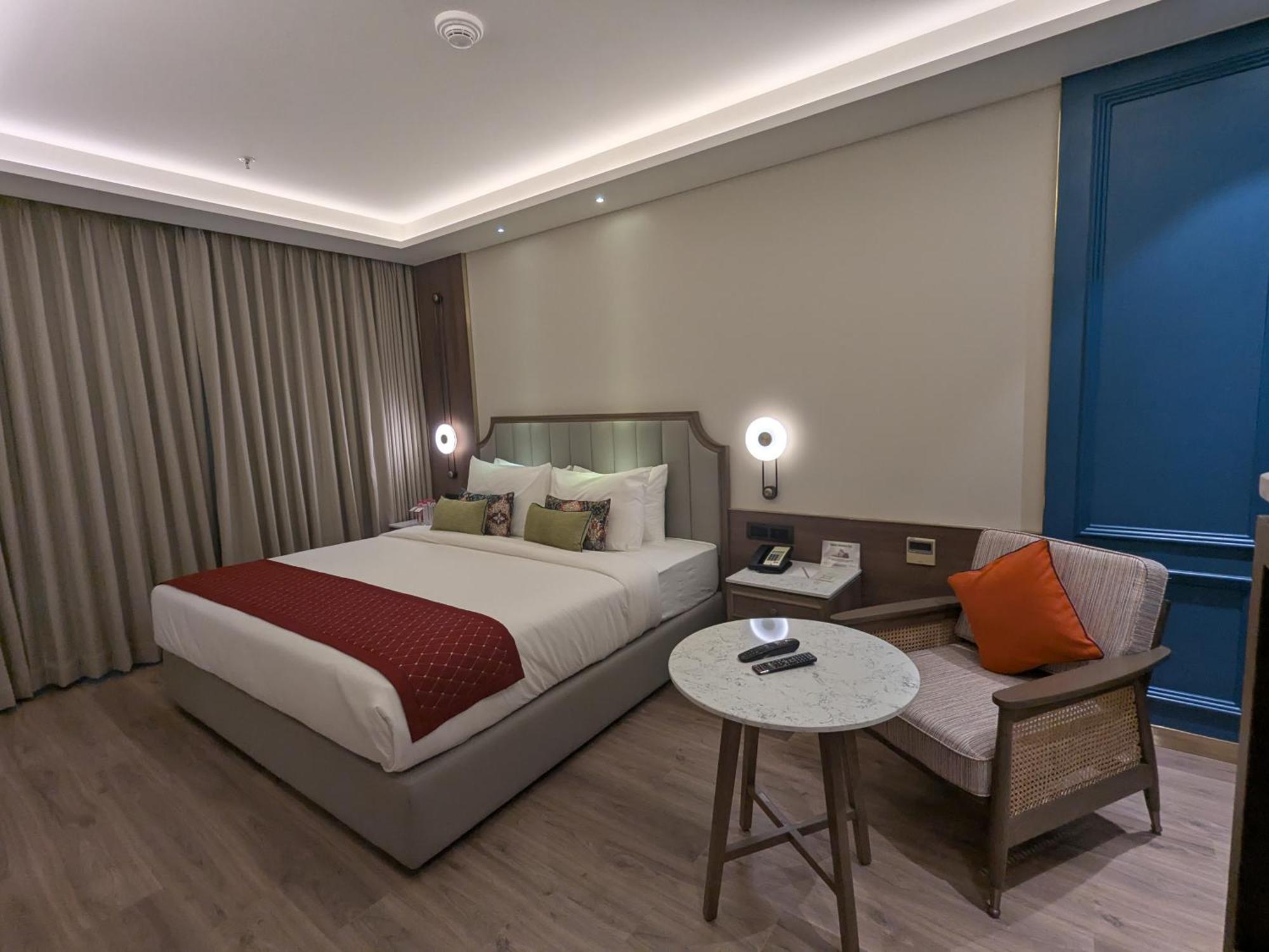 Boulevard 9 Luxury Resort&Spa Nadiād Extérieur photo